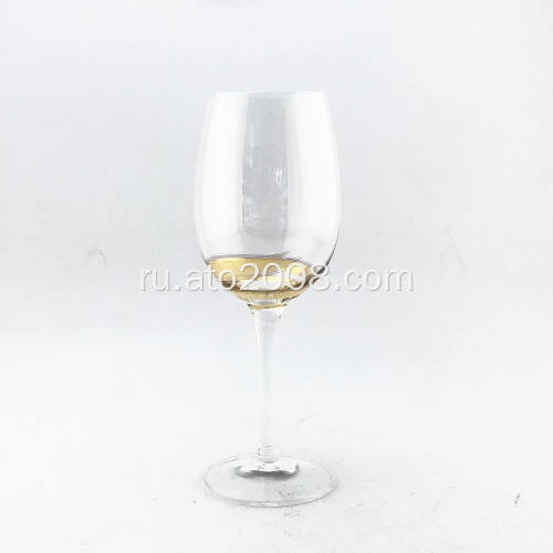 Прозрачное белое вино с золотом